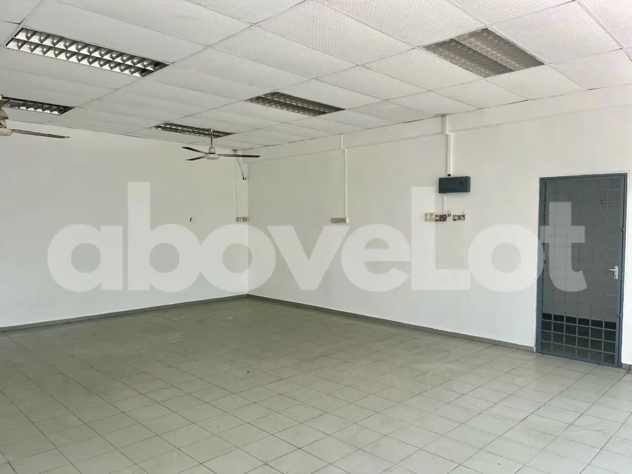 Permatang Tinggi, Penang, interior 4