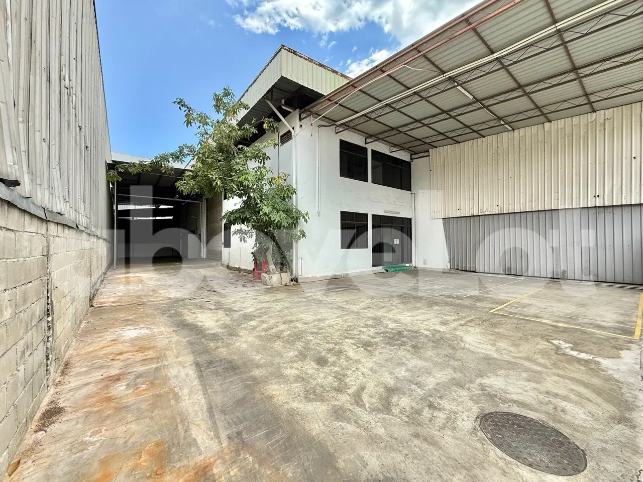 Juru IKS 半独立式厂房仓库出租 保养良好 近 Bukit Minyak