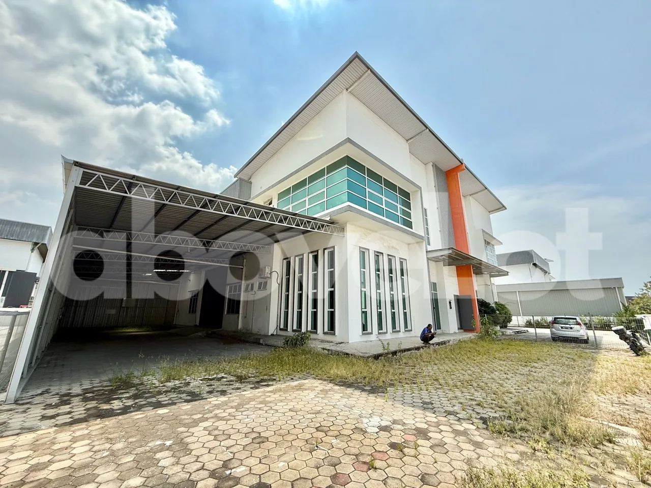 Butterworth Sungai Lokan 1.5 层半独立式厂房仓库出租
